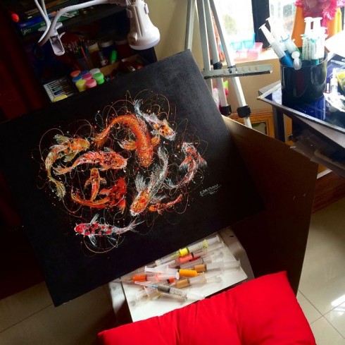 好看到炸裂!美女护士就地取材用针管作画