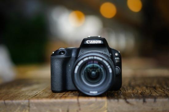 最mini的单反相机 2400万像素佳能EOS 200D