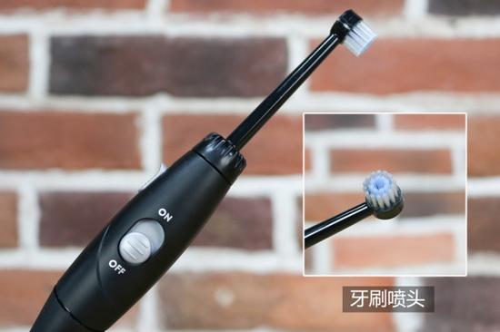牙刷喷头用于一般清洁，可以一边刷牙一边冲牙，但并不能用来替代传统牙刷。