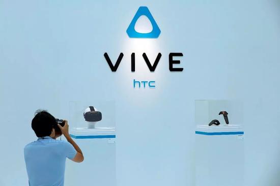 近几年，HTC推出的VR产品Vive大受欢迎。图@视觉中国