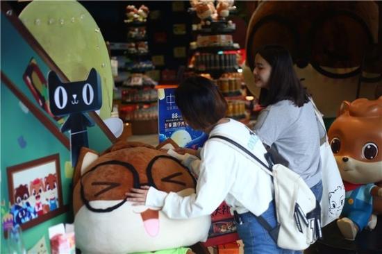 5年、6亿包、100亿元,三只松鼠的“萌”生意