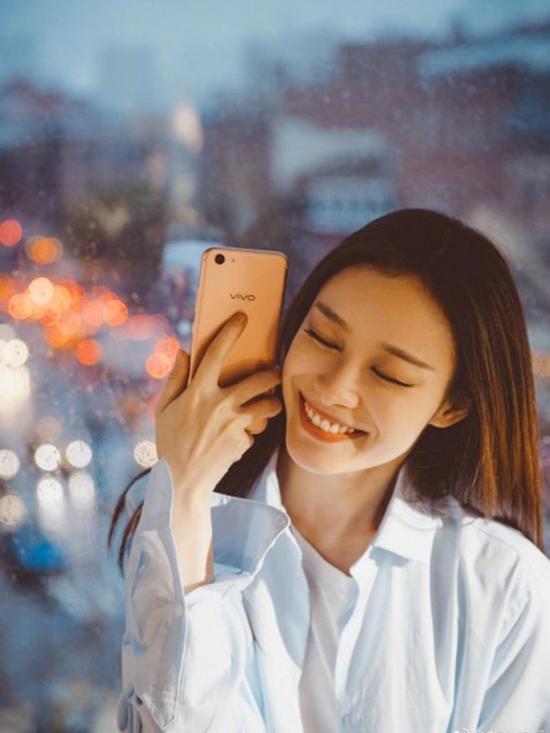 倪妮使用vivo X9s系列手机