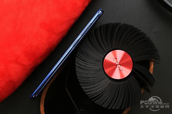 炫目摄像头:荣耀V9play评测:炫目配色混搭北欧极简风