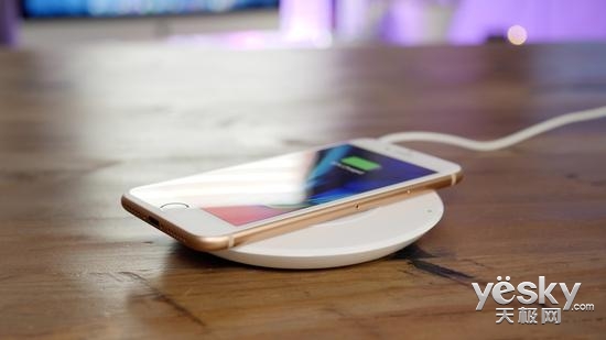 iPhone 8无线充电成唯一亮点 和Note8比呢?