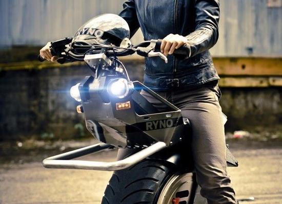 老外花135万耗时8年为女儿打造《七龙珠》同