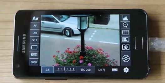 DSLR Controller可以用手机来控制相机，最近还推出了WiFi版