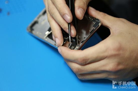 iPhone X拆机解析 双电芯设计引领新方向|苹果