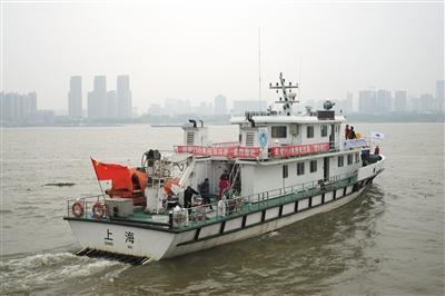 11月10日，长江江豚生态科学考察正式启程。