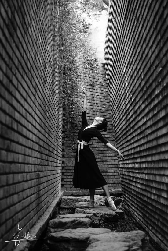 95后舞蹈女孩的人像作品 用心诠释最美舞者身