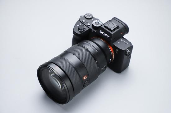 高画质与高速度兼备 索尼全画幅微单A7RM3评