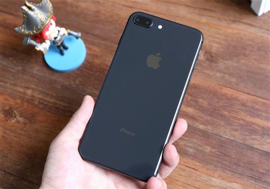 据Softpedia报道，一些iPhone 8/8 Plus用户报告称，Mic拾音有些问题。