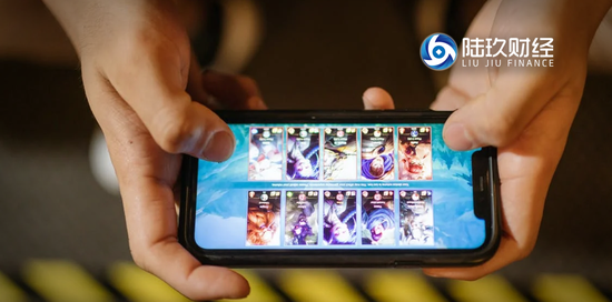 腾讯游戏帝国,浮现裂隙