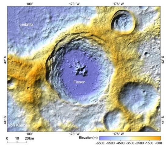 ▲嫦娥二号数字高程模型所标识的芬森撞击坑