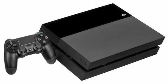 图33：PlayStation 4，2013。