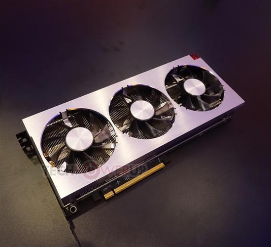 AMD Radeon VII顯卡上手:7nm工藝成就「小怪獸」 科技 第15張-尋夢科技 AMD Radeon VII顯卡上手:7nm工藝成就“小怪獸”