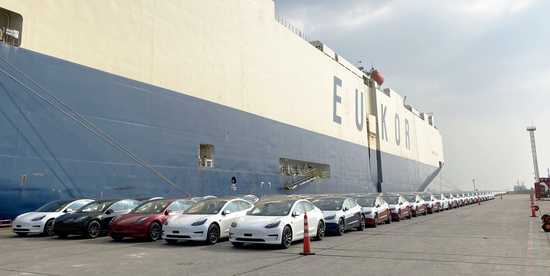 ▲特斯拉中国生产的汽车和零部件需要在上海南港装船