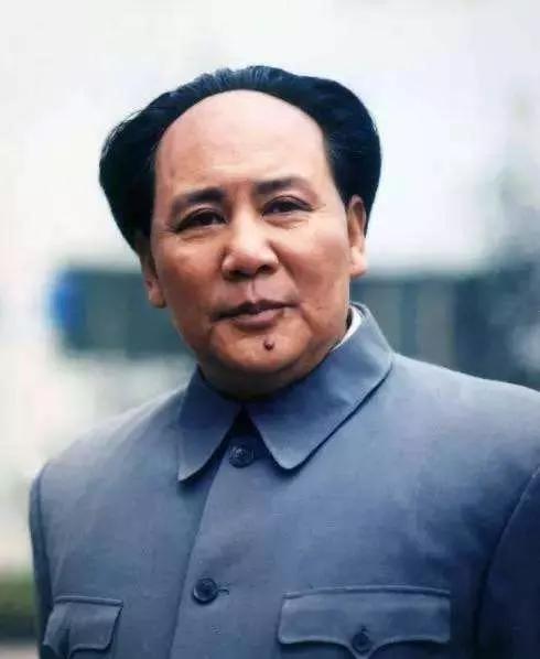 图：扮演毛泽东的特型演员古月