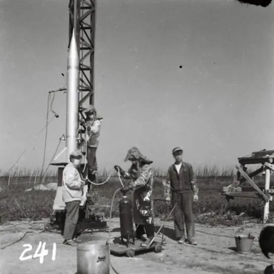 中国第一枚探空火箭，1960年