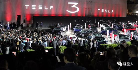 （Model 3 成为特斯拉迄今最关键的一款产品，保证它的按时交车是特斯拉今年的最重要工作）