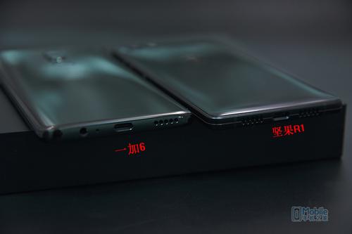 坚果R1对比一加6:3000元价位谁称王?