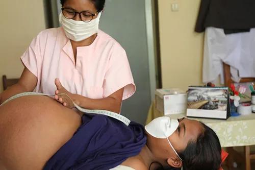 正在接受产检的孕妇 | unfpa.org