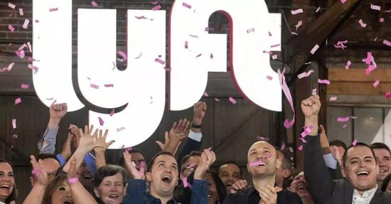 在结束那场人满为患、热情高涨的路演后不到一周,Lyft以72美金高价上市了。