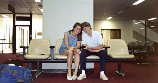 年轻时的梅琳达和盖茨