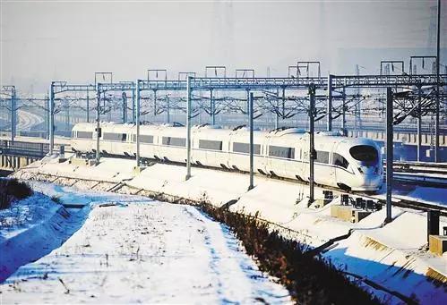 在哈大高铁上运行的CRH380B型高寒动车组