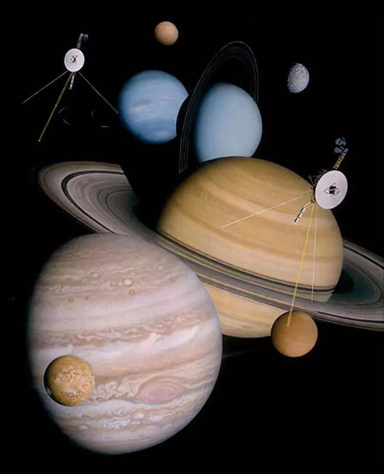 探测外太阳系四颗行星及其卫星系统的旅行者1号和2号探测器，它们在1979年相继飞掠木星系统。来源：NASA