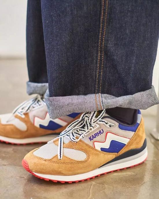 Karhu 第二个 Logo ,也就是沿用至今的「M」字符。