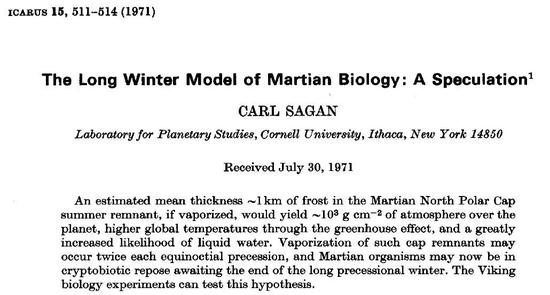 1971年，卡尔·萨根曾尝试计算如果火星的北极冰盖融化挥发，释放的二氧化碳能否改变火星的大气和生态，让液态水可以稳定存在，当然，那时候的人们对火星南北极冰盖的储量认识是非常不足的。来源：参考文献[1]
