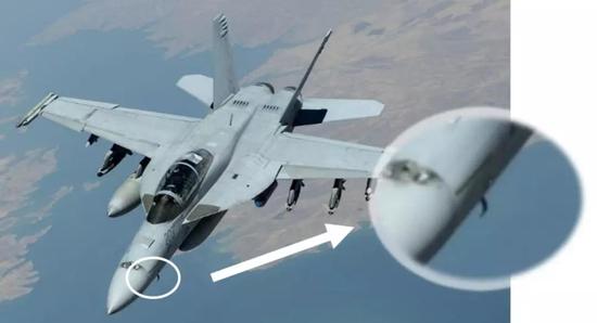 F-18机头左前方的L型空速管（图片来源：pixabay.com）