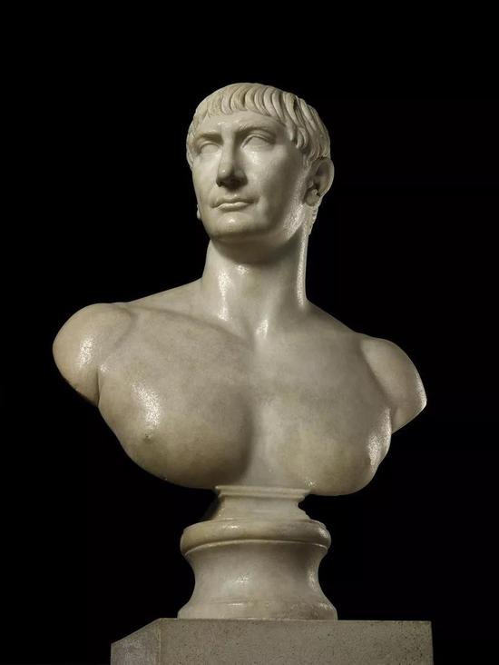 [图10]图拉真大理石胸像，古罗马公元2世纪初作品，现陈列于大英博物馆。（图片来源：维基百科）