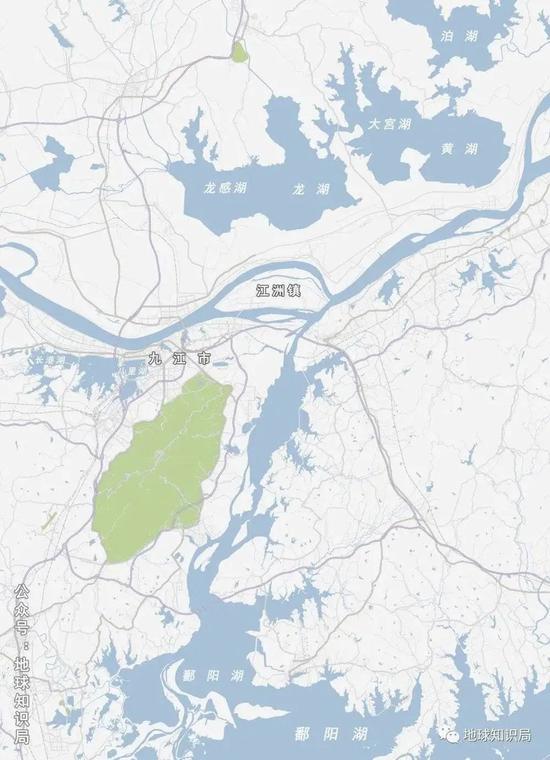 如果水量足够大，南北两面就会连在一起成为一个大湖，历史上的彭蠡泽便是如此（底图：tianditu.gov.cn）