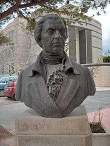 西班牙米格尔·埃尔南德斯·德埃尔切大学内巴尔米斯医生的铜像。图片来源：wikipedia