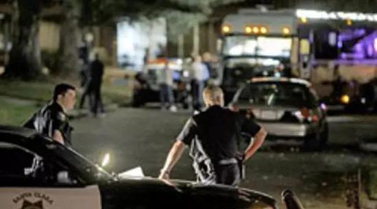 几天后,吴京华还是被警方在家附近的街道抓捕。