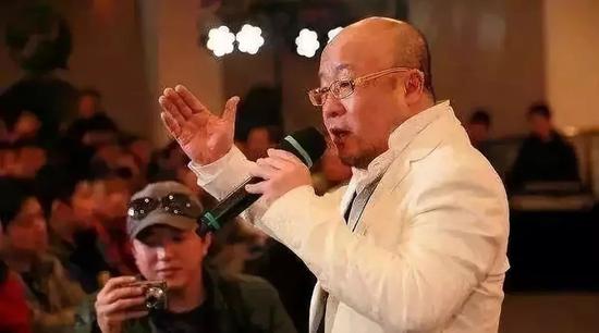 舌灿莲花的张小雷，把“韭菜们“迷得不要不要的