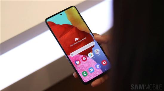 三星发布Galaxy A71、A51中端新机:打孔屏+L形四摄