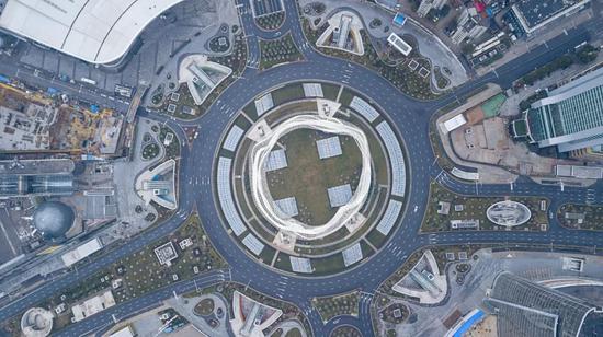 1月26日无人机拍摄的武汉光谷广场。（新华社图）