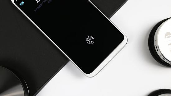 轻触为你解锁视界，手机屏幕指纹识别的来世今生