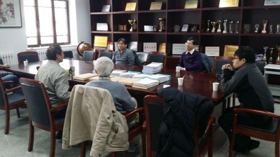 ▲2018年，来自清华大学和北京大学的专家来到南开大学听取集训队的汇报工作（来源： physics.nankai.edu.cn）