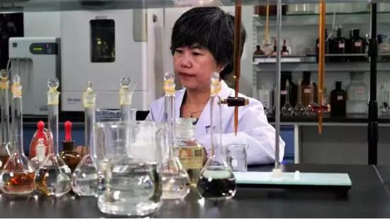 实验室里的王敏