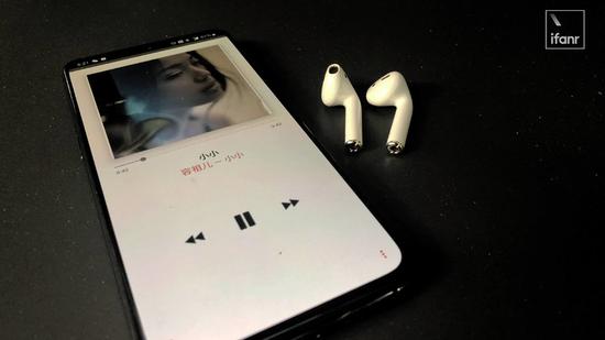 ▲ 我不仅在 Android 上用 AirPods,还用 Apple Music,同样真香