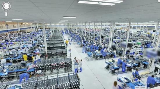 伟创力工厂内部，该工厂负责组装联想旗下摩托罗拉品牌手机。