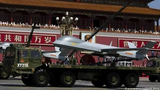 2015 年十一阅兵式上的翼龙 - 1.