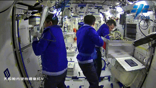 看！中国空间站上的“烟火气”|航天员|天宫|空间站