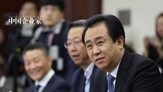 2018年3月4日，全国政协 委员、恒大集团董事局主席许家印参加政协小组讨论。摄影：肖予为