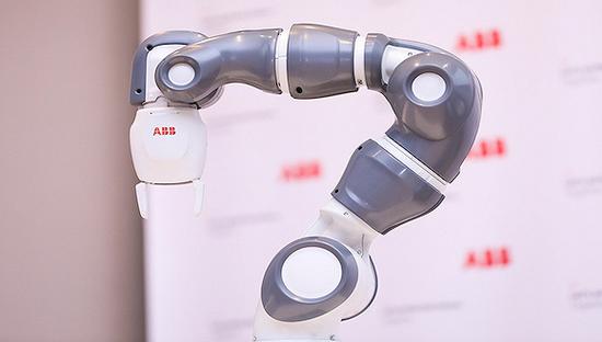 瞄准消费电子行业 ABB发布最迷你的工业机器人