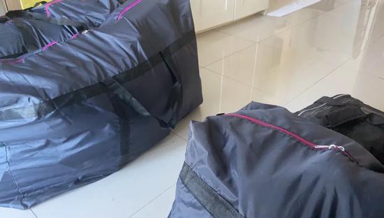 图：齐齐打包的行李