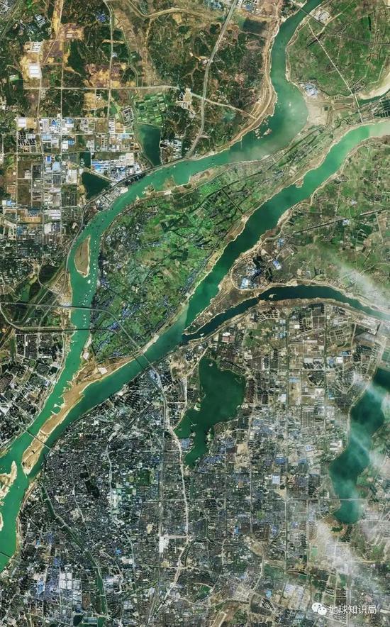 　赣江沿岸的南昌市（图片：tianditu.gov.cn）